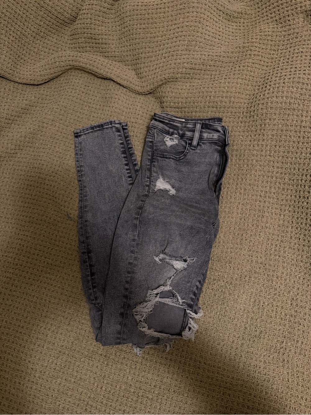 American Eagle Outfitters Women's Gray Distressed Skinny Jeans